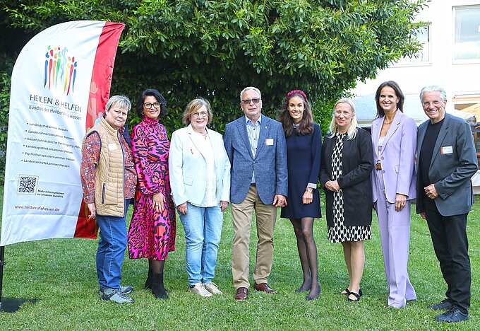 Austausch auf dem Neroberg in Wiesbaden - Gruppenfoto 2026_05_21_Sommerempfang_Heilberufe.JPG